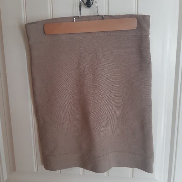 Skirt - Picture 2 of 3